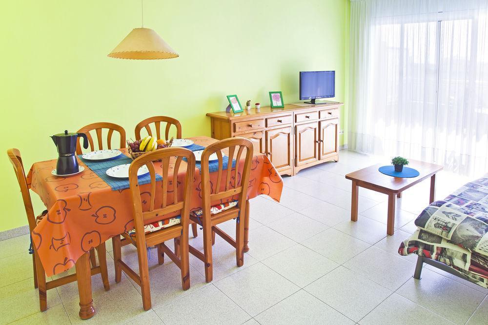 Rvhotels Apartamentos Ses Illes Blanes Exterior photo